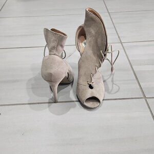 High Heel Shoes by Chinese Laundry